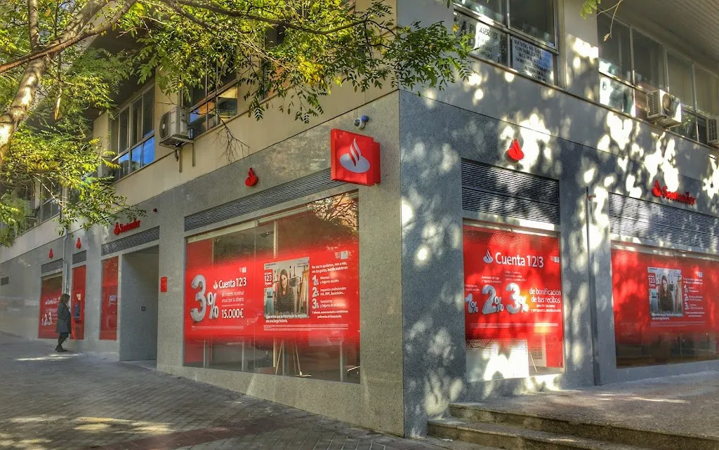 Banco Santander - Smart Red_Santander_slider_image_2