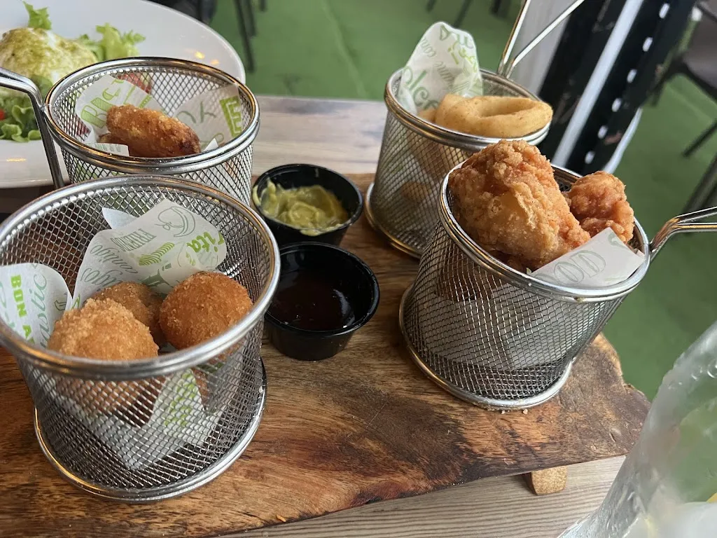 Angel Saiz_La Isla_Santa Cruz de Bezana_review