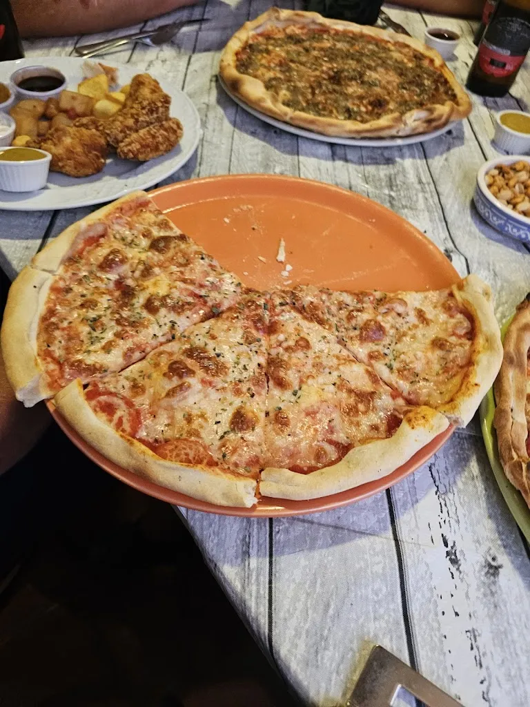 Pizzeria La Toscana de Cabdet restaurant in Caudete