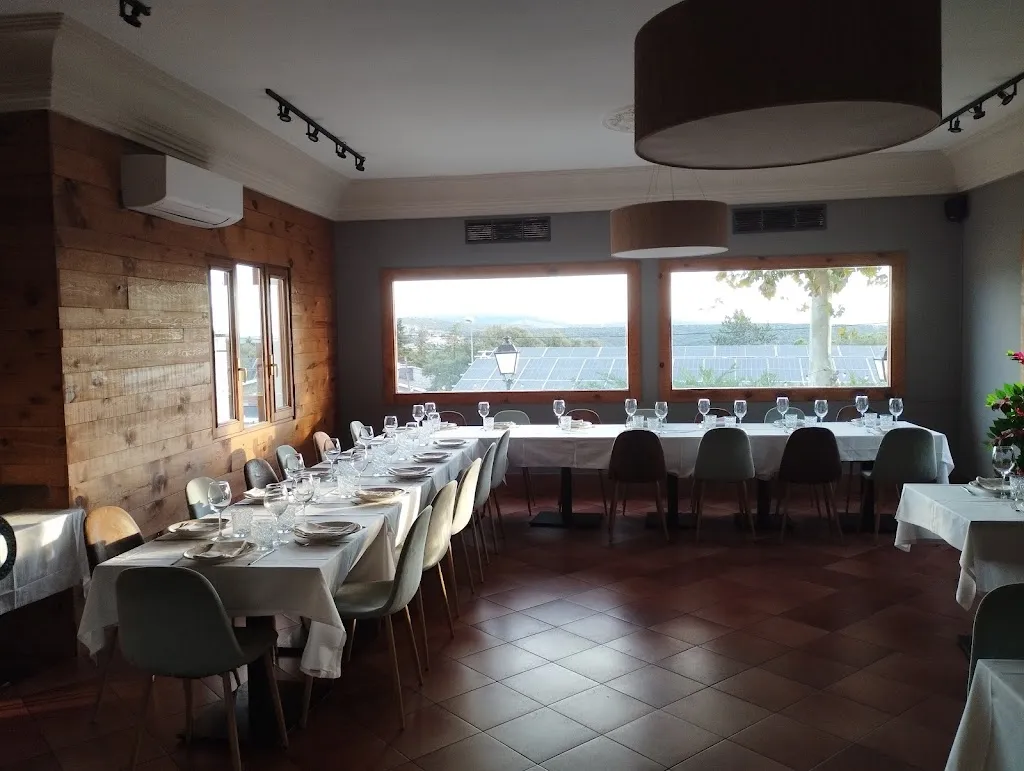 Rob Timlin _El Paso_Rozas de Valdearroyo Las_review