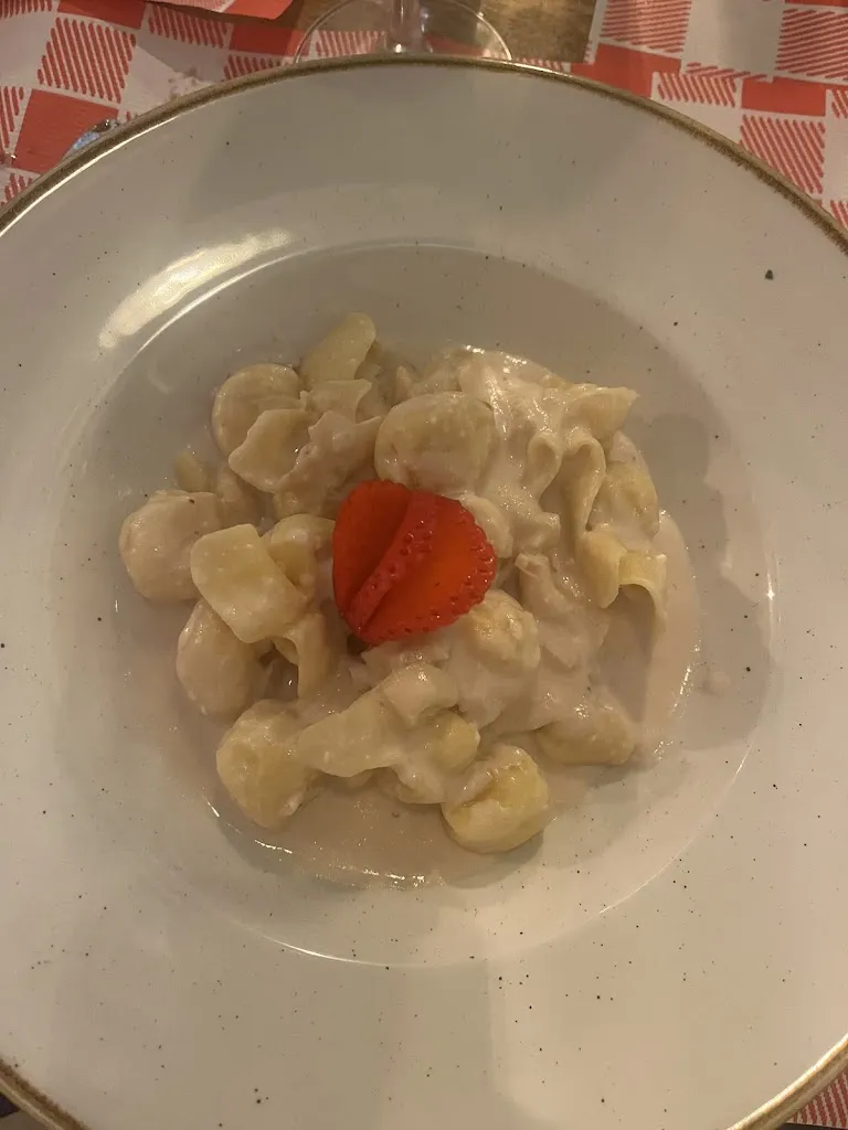 Luis Nuñez Alonso_L'Angoletto_Rozas de Valdearroyo Las_review