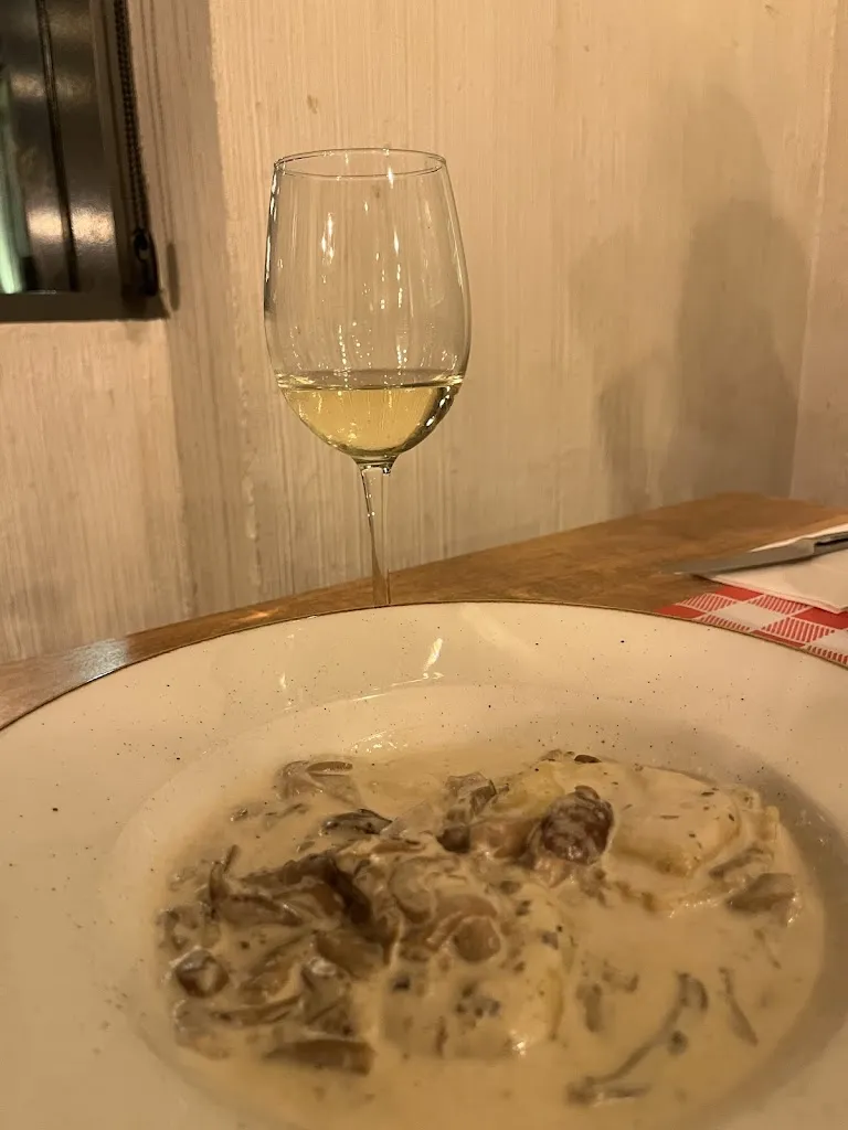 Dana Amunategui_L'Angoletto_Rozas de Valdearroyo Las_review