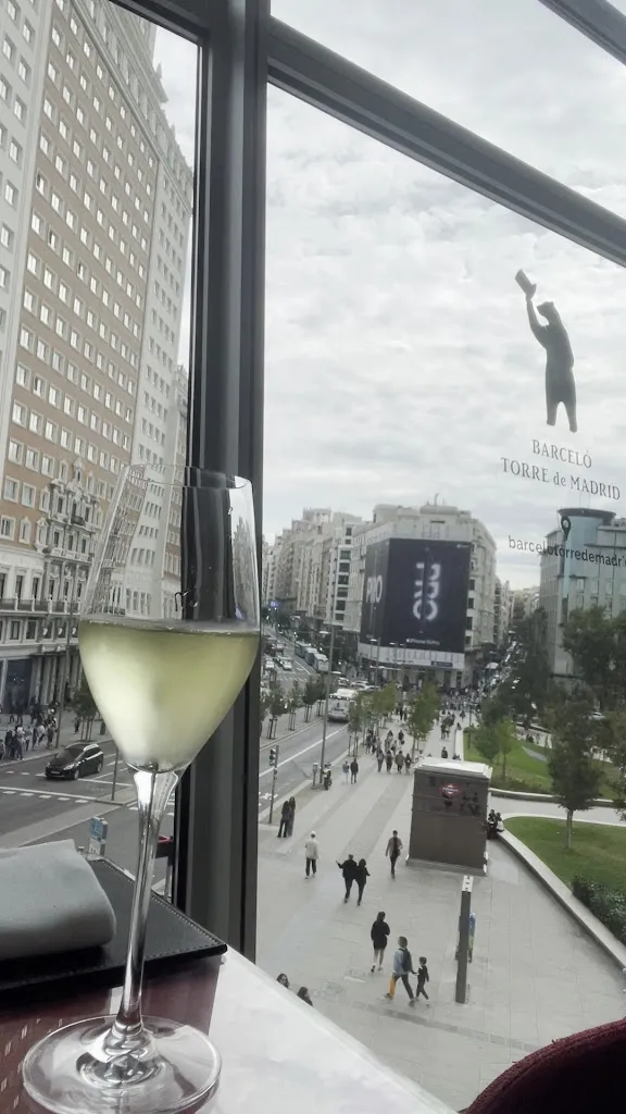 Somos_Saro_slider_image_2