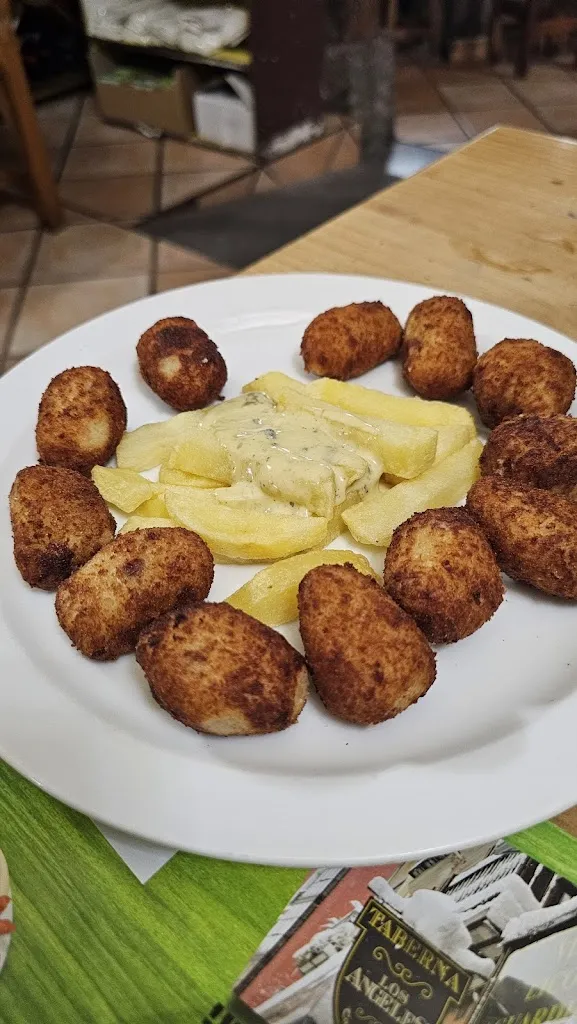 Carlos Ruiz Bonnet_Taberna Los Angeles_Tojos Los_recensione