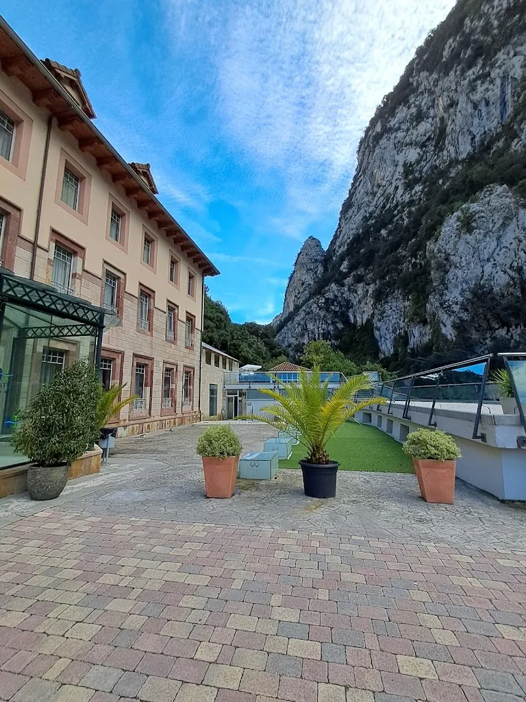 Sean McElherron_Hotel Balneario de la Hermida_Tresviso_review