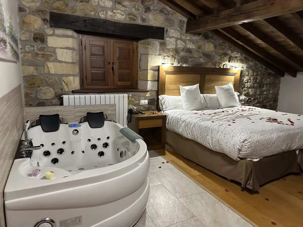 Hotel Suites Valles Pasiegos_Selaya_slider_image_3