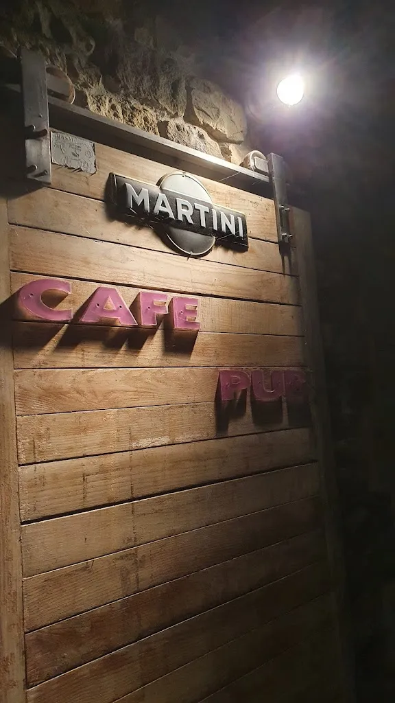 Miguel.A Ayuela_EL HANGAR - Pub - Cafe - SELAYA_Selaya_review