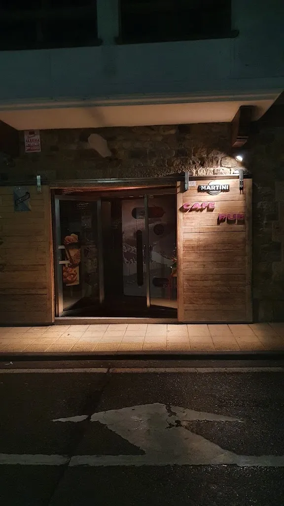 EL HANGAR - Pub - Cafe - SELAYA restaurant in Selaya