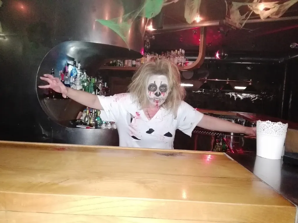 EL HANGAR - Pub - Cafe - SELAYA_Selaya_slider_image_2