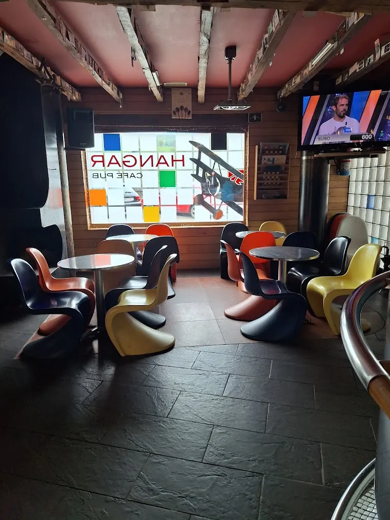 EL HANGAR - Pub - Cafe - SELAYA_Selaya_slider_image_3