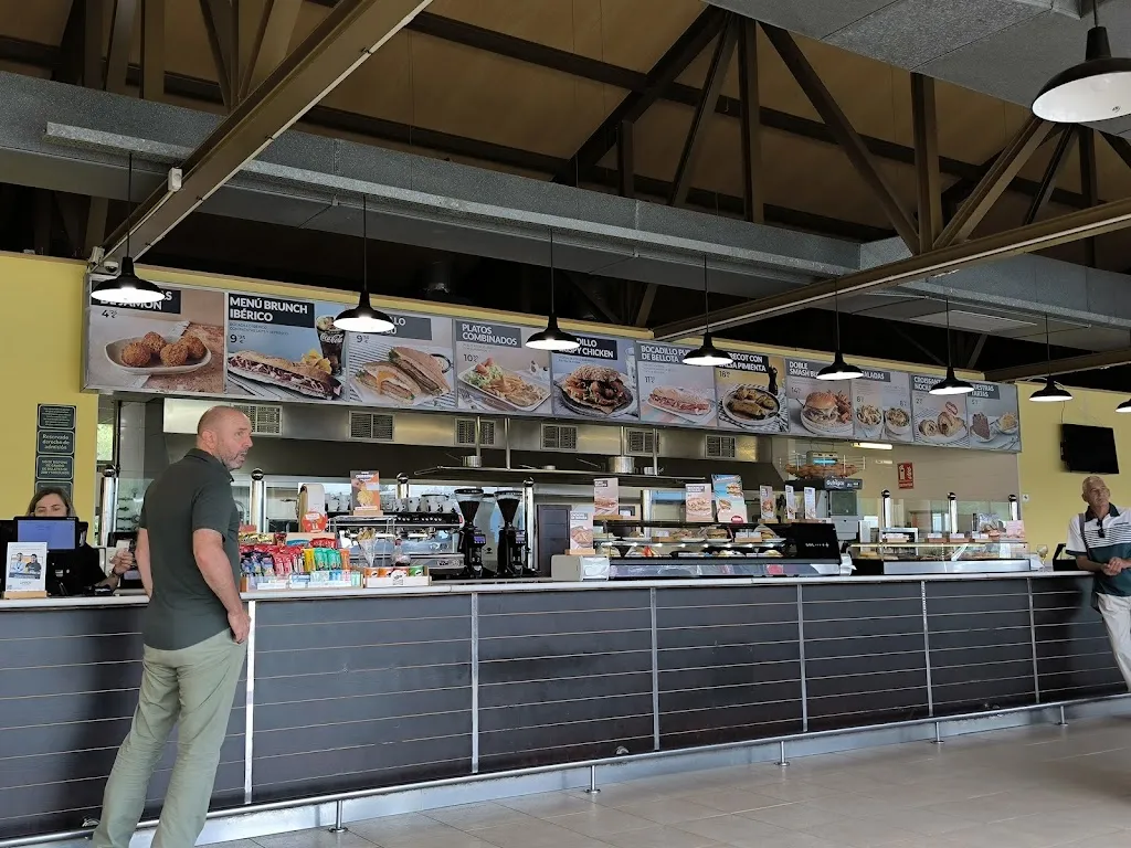 Esther Azcona_Área de Servicio Valdáliga - Dirección Bilbao_Valdáliga_review