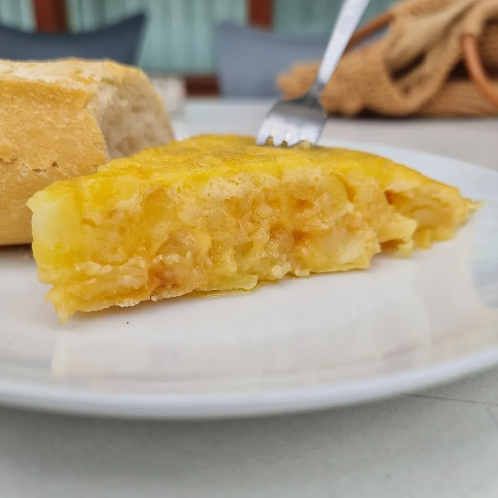 Dani Solé (DSC)_BAR DE LA SEGUNDA JUVENTUD._Valle de Villaverde_review