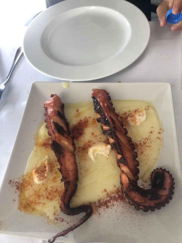 Alison Ratcliffe_Al lio Cafeteria Restaurante_San Vicente de la Barquera_review