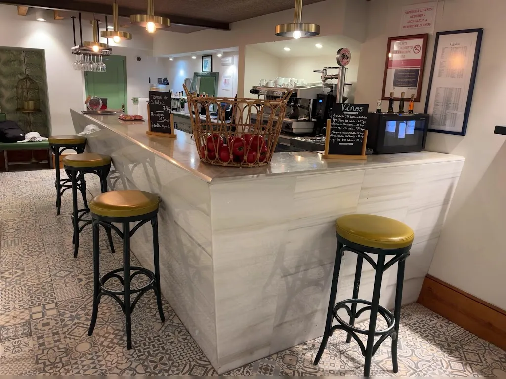 Simon Round_Taberna El Cardeo_San Vicente de la Barquera_review