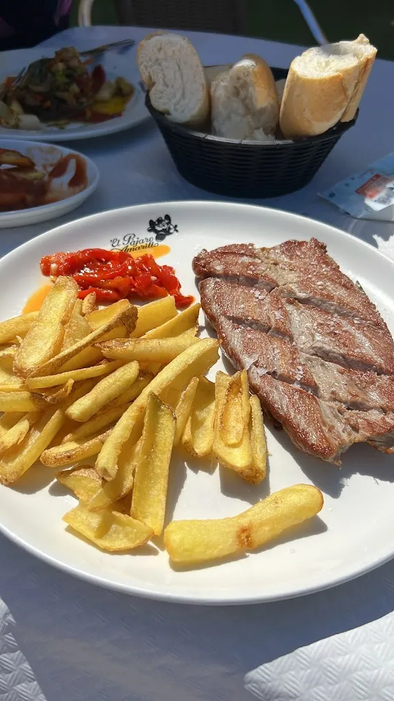 Joshua Calderon_Restaurante El Pájaro Amarillo_San Vicente de la Barquera_review