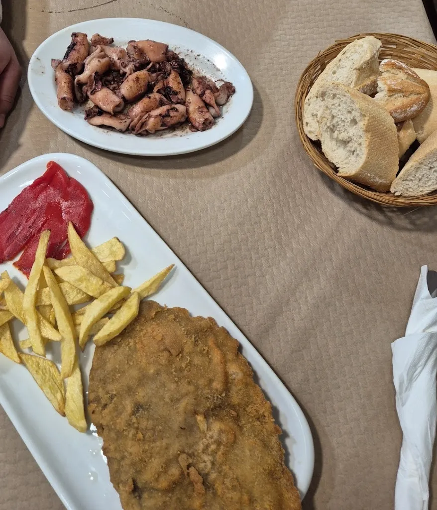 Vivi Kraeva_Restaurante La Sarda_San Vicente de la Barquera_review