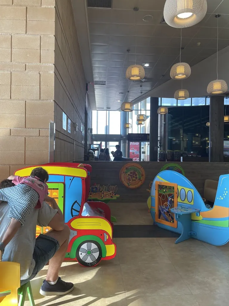 Laura M.P_Exit - Área de Servicio_Gineta La_review