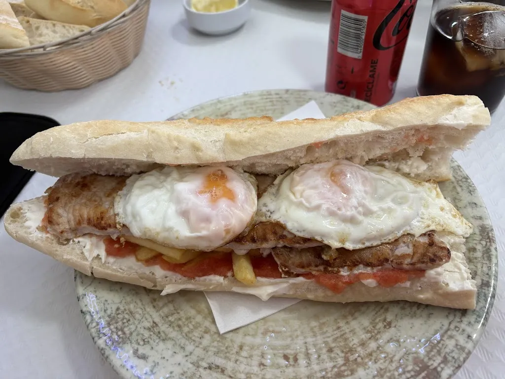 C C_Café-Bar Los Chatos_Gineta La_review