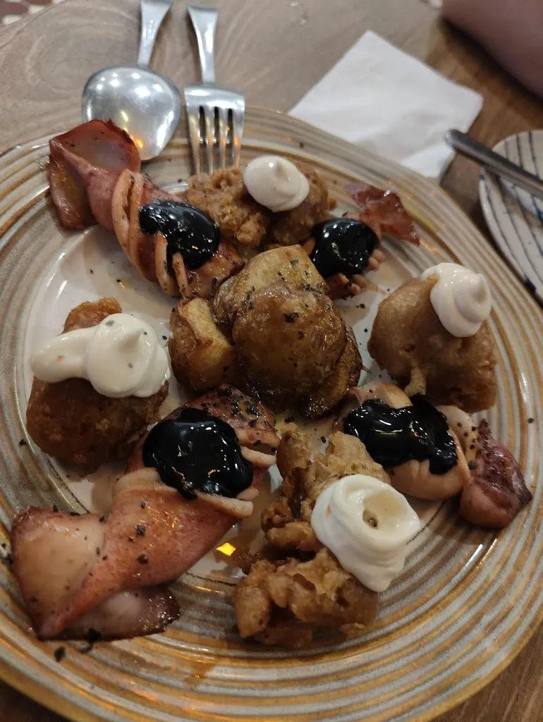 Javier Pérez Castro_La Oveja Eléctrica_Torrelavega_review