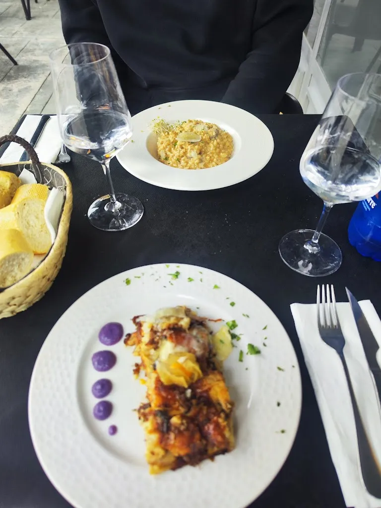 Lauro Horan_La Colmena_Torrelavega_review