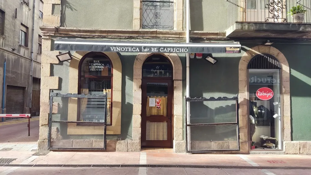 Vinoteca El Capricho restaurant in Torrelavega