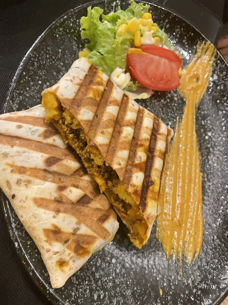 Oumaima Sañudo El Hanfouri_El Zoco_Torrelavega_recensione