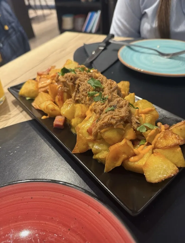 Patricia Fernández Ruiz_El Capricho de Tanos_Torrelavega_review