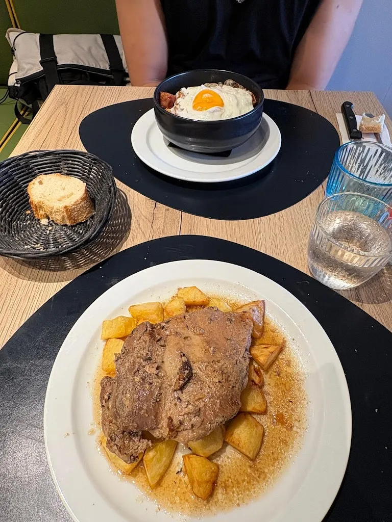 alvaro lopez cano_El Capricho de Tanos_Torrelavega_review