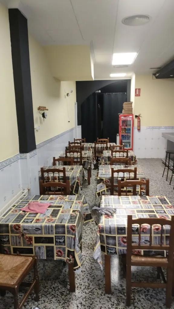 Pizzeria Mona Pizza restaurant in Atzeneta del Maestrat