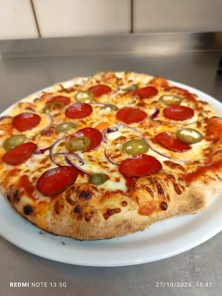 Pizzeria Mona Pizza_Atzeneta del Maestrat_slider_image_3