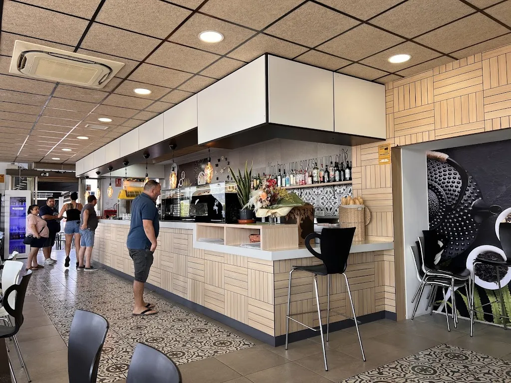 Gigi Cristea_Mediterránea7 Cafetería / Restaurante_Almenara_review