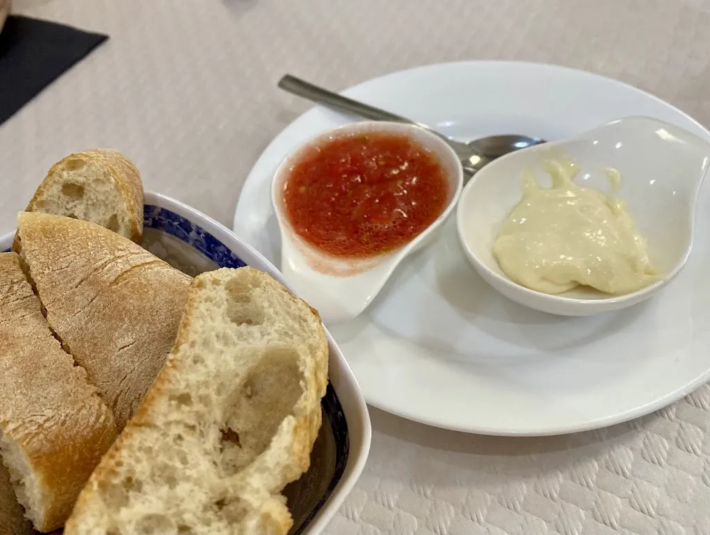 Salvador Sánchez_Bar-Restaurante TROPEZÓN_Almenara_recensione