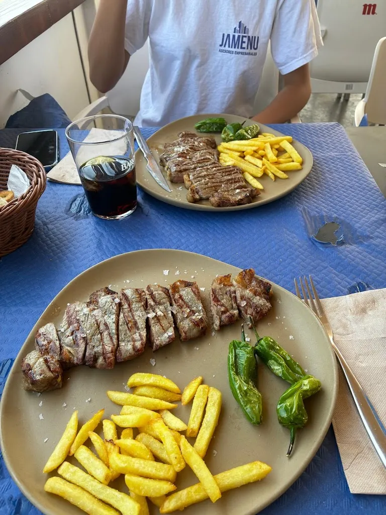 Javier Meneses Nùñez_Nou Mosset Playa de Almenara_Almenara_review