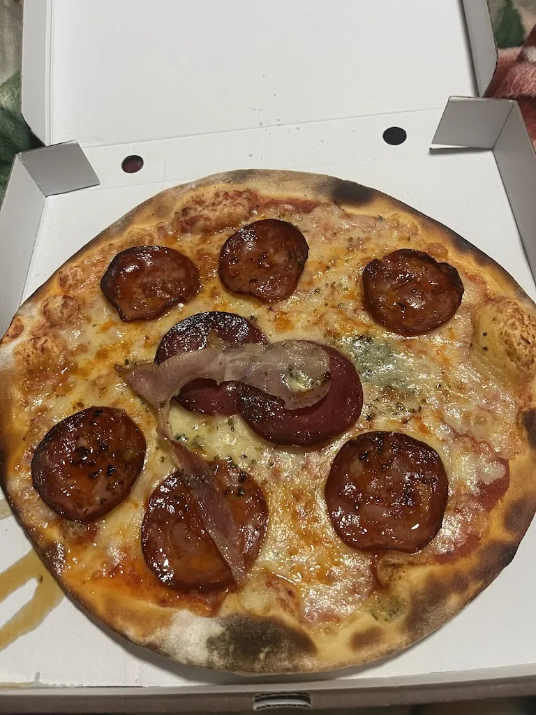 paula alcover cuña_Pizzeria L'Alpino Almenara_Almenara_recensione