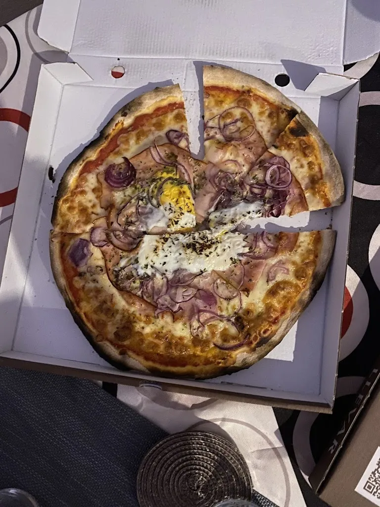 Marta Martinavarro Mateos_Pizzeria L'Alpino Almenara_Almenara_recensione