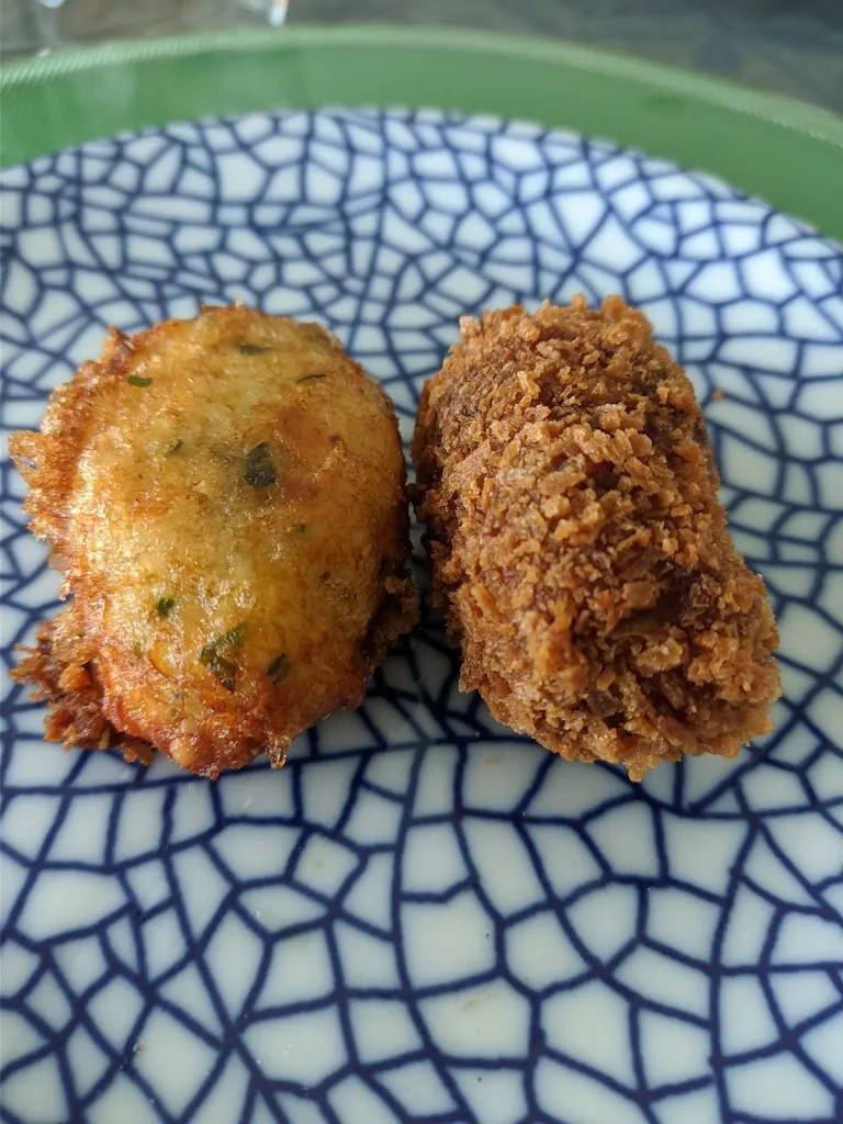 Blanca ese_Lliri de mar_Almenara_review