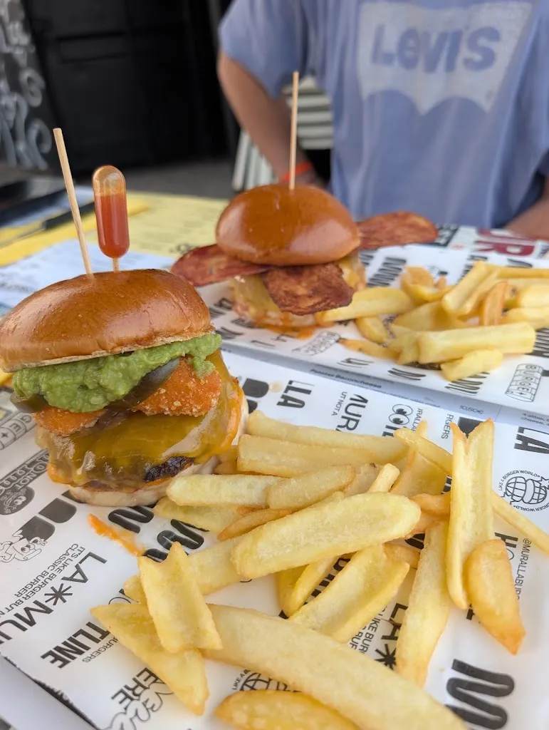 Muralla Burgers - Almenara_Almenara_slider_image_3