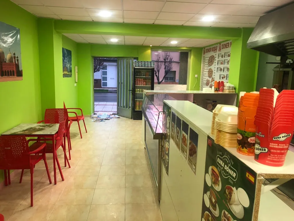 Pak almenara doner Kebab pizza Halal_Almenara_slider_image_3