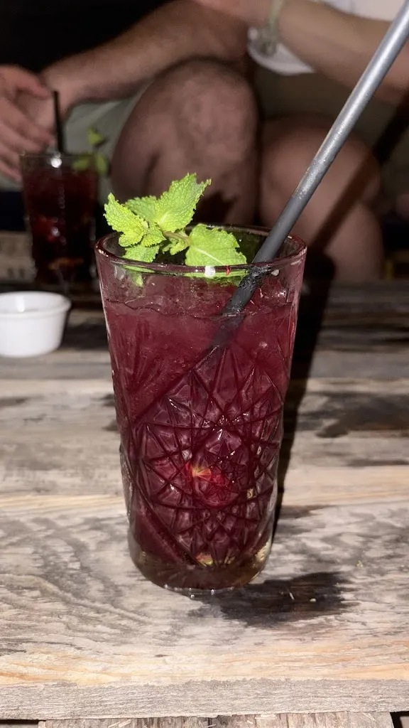 Nerea Gómez_B and Q - Beach bar_Almenara_recensione