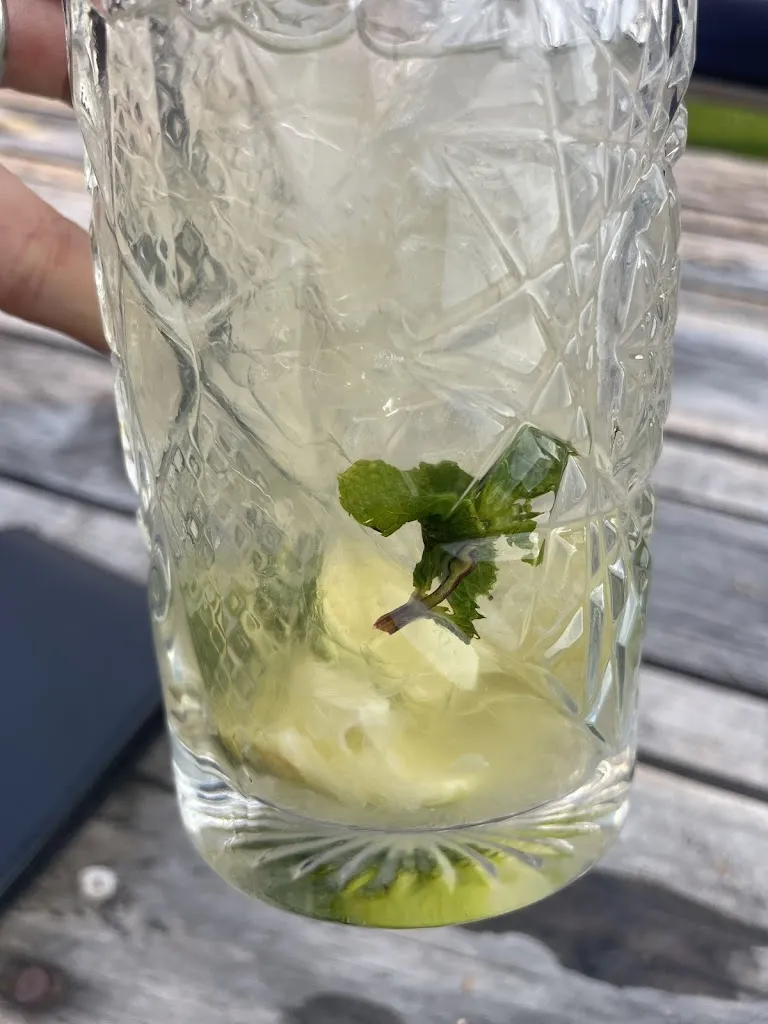 Rubén_B and Q - Beach bar_Almenara_recensione