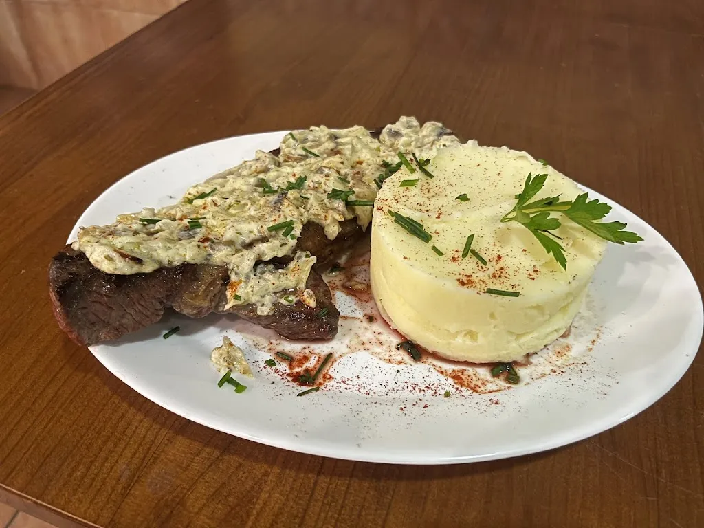 El Bunker RESTO/BAR._Arañuel_slider_image_2