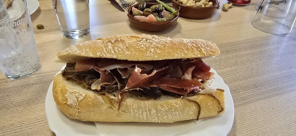 José Manuel Marí Martinez_Asador EL MOLINO Vall de Almonacid._Arañuel_recensione