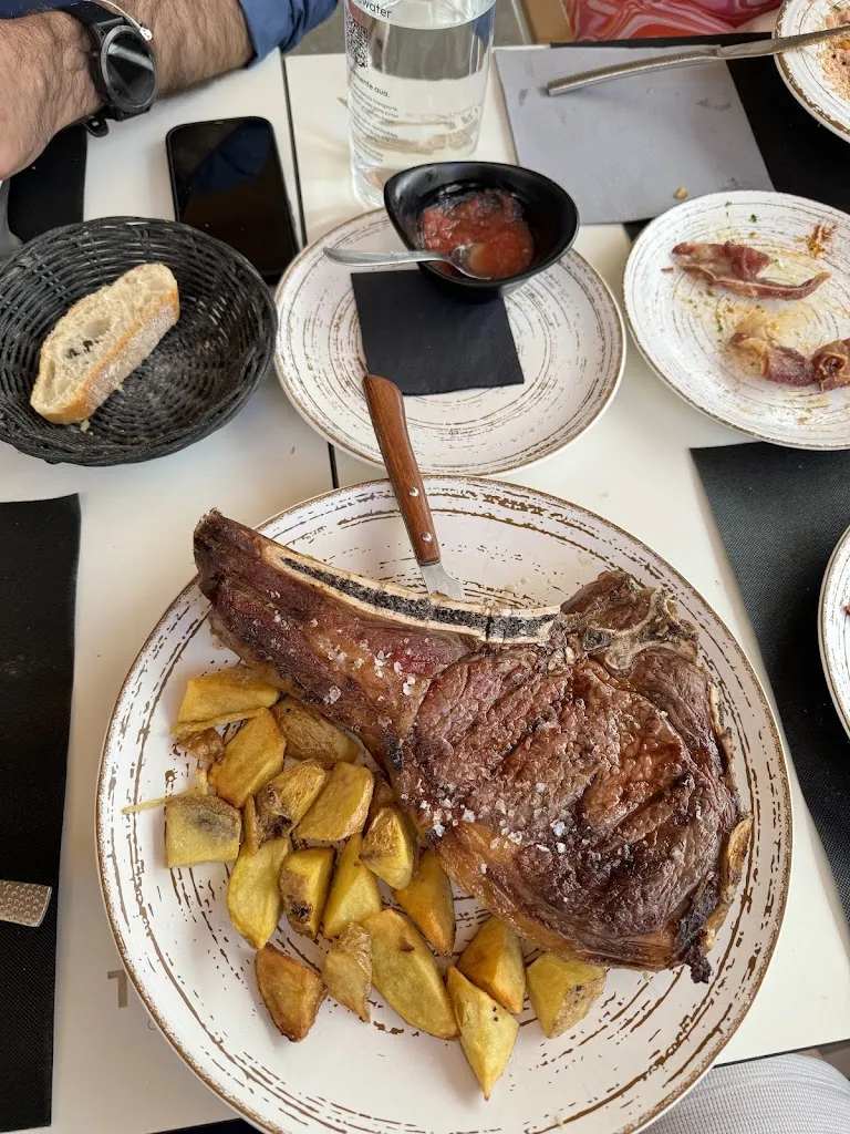 Sofy Peneva_La Sede_Arañuel_review