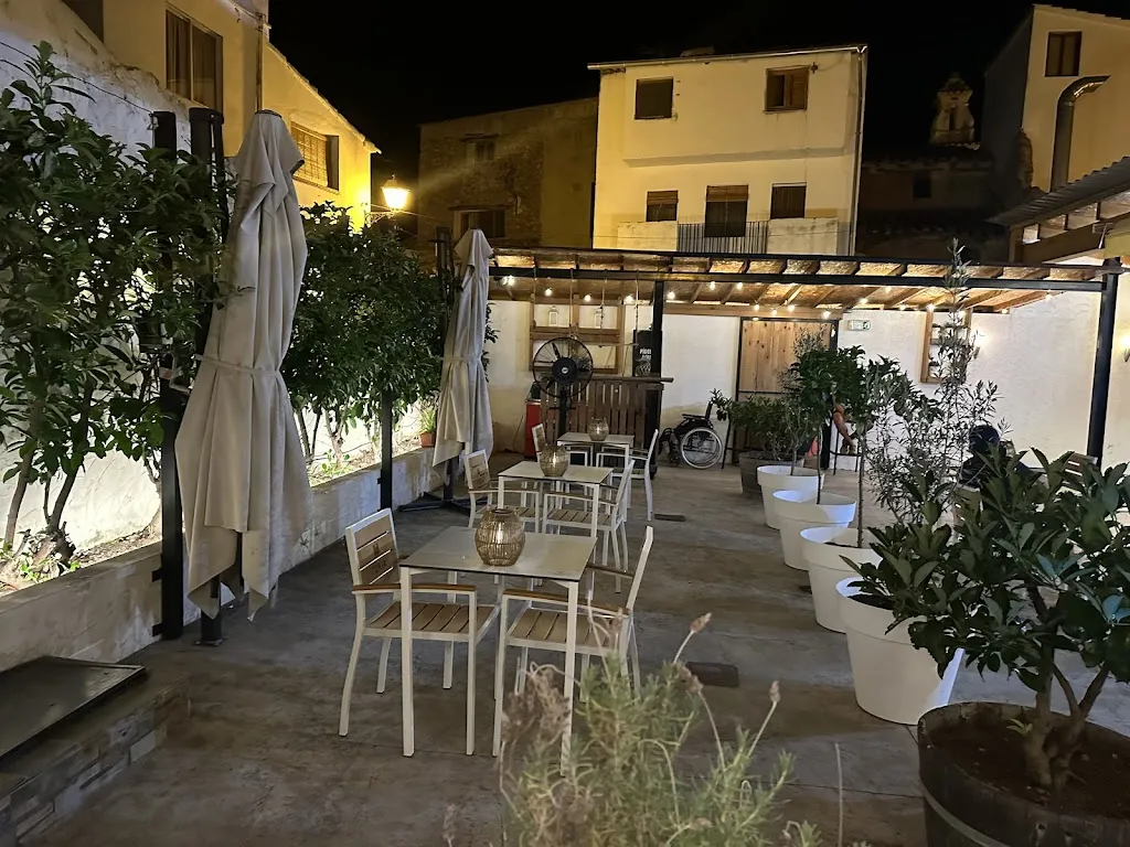 Ana Soriano_L'Ermita_Arañuel_review