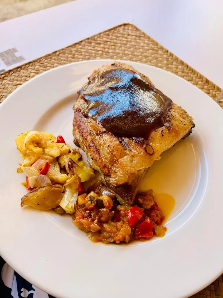 Alicia Luján Olmedo_L'Ermita_Arañuel_review