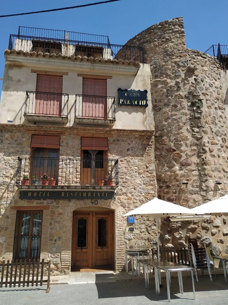 Hotel Restaurante El Palacio restaurant in Arañuel
