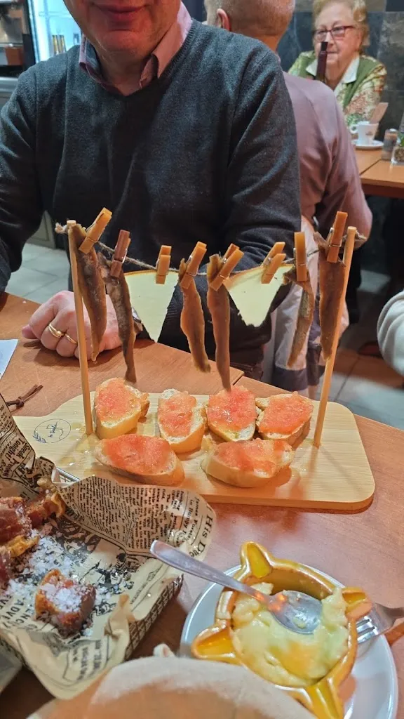 Juan Saiz_La Tienda_Azuébar_recensione