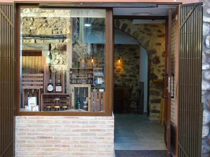 La Tienda restaurant in Azuébar