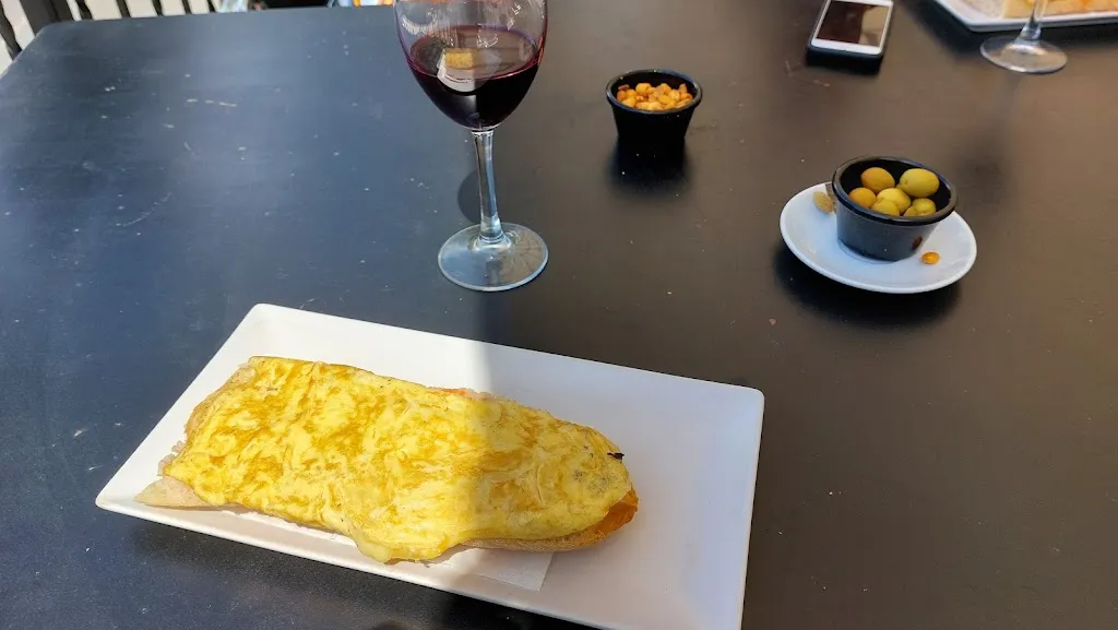 Paula Romero Quesada_Hotel Restaurante VIÑAS VIEJAS_Ayódar_review