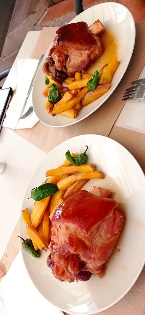 V. Josephine Razafindrakoto_Bar La Terraza_Ayódar_review